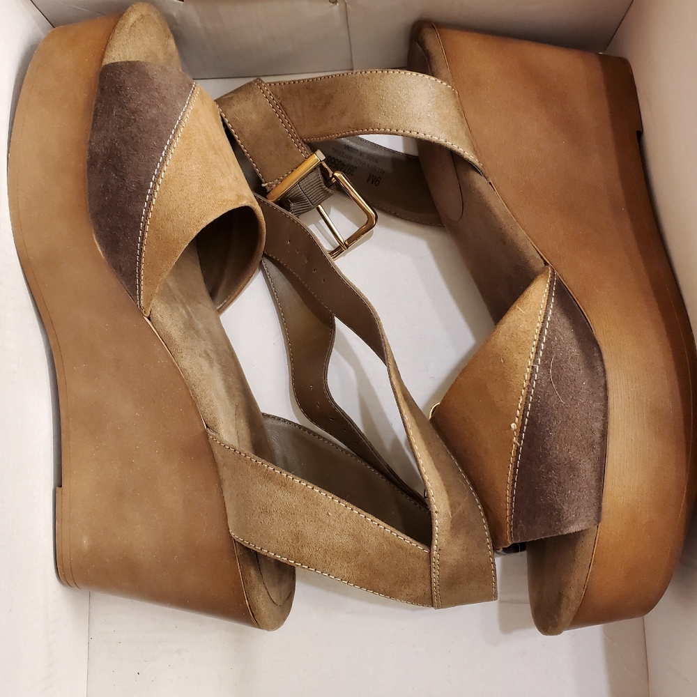 Wedge shoes